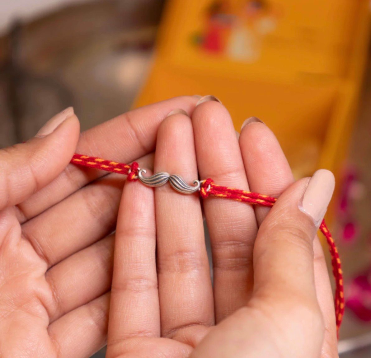 Mor Charm Rakhi (Men's)